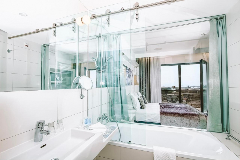 Hotel Luxe slide 4