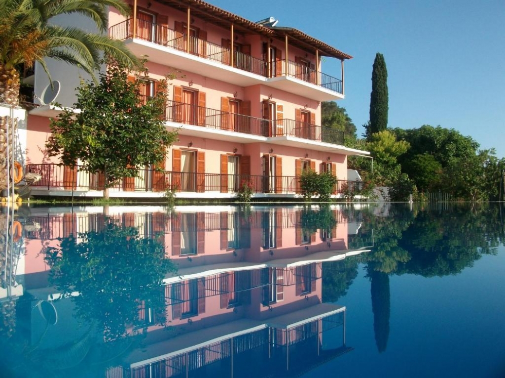 Aronis Apartments - Adults Only 18+