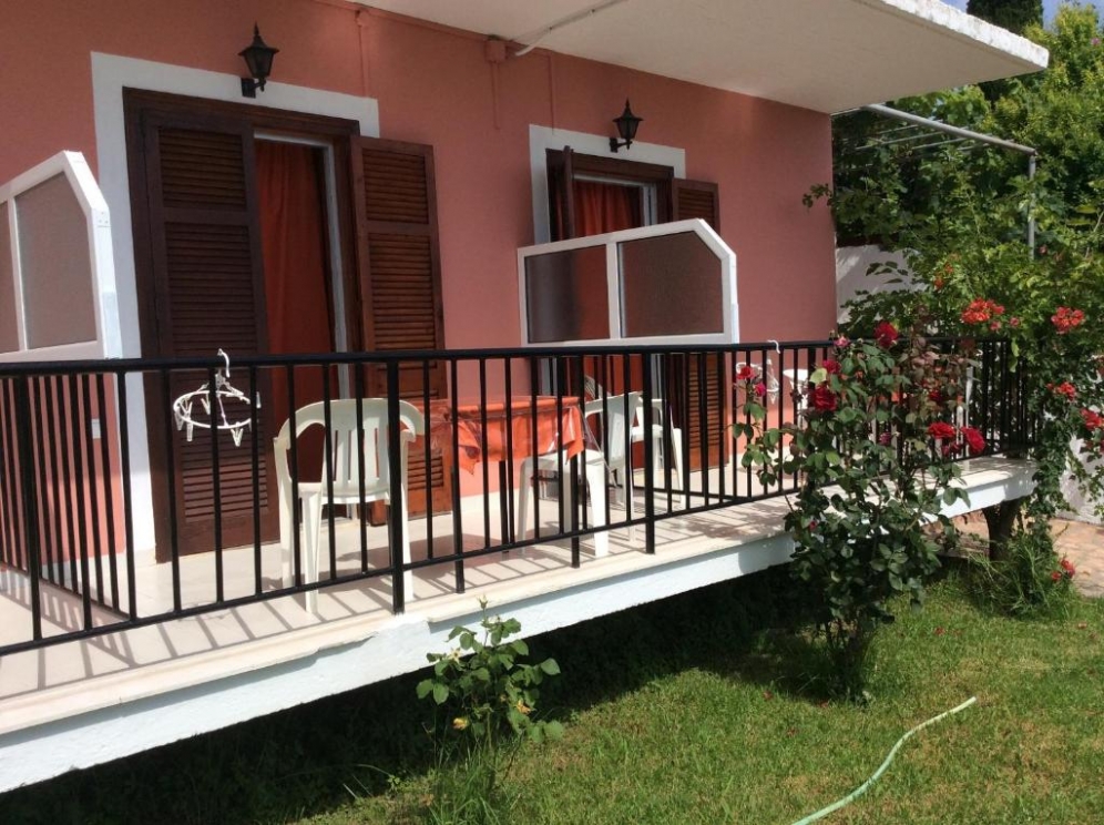 Aronis Apartments - Adults Only 18+ slide 2