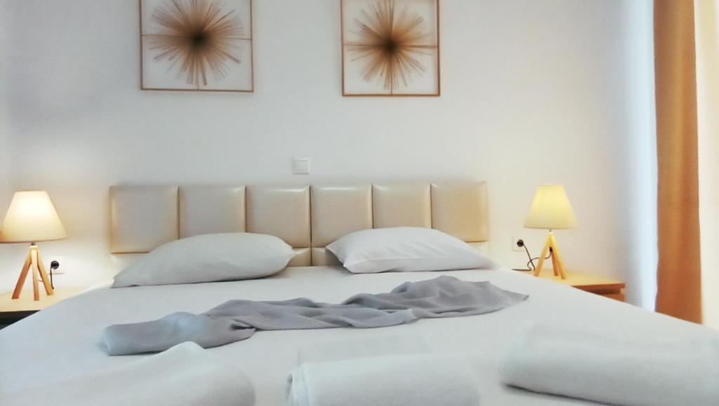 Aronis Apartments - Adults Only 18+ slide 3