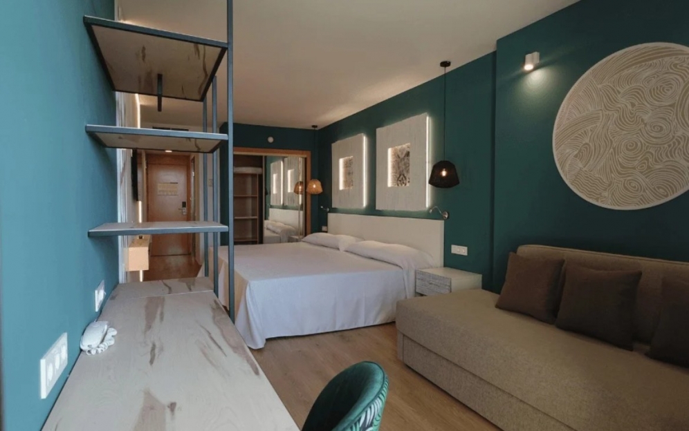 Evenia Olympic Suites slide 2