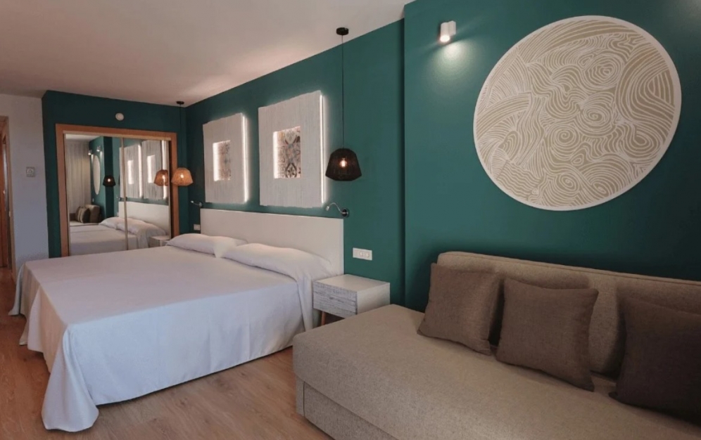Evenia Olympic Suites slide 4