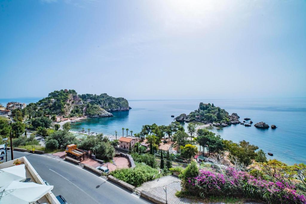 Hotel Isola Bella slide 2