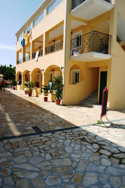 Lemon Grove Hotel Kavos slide 4