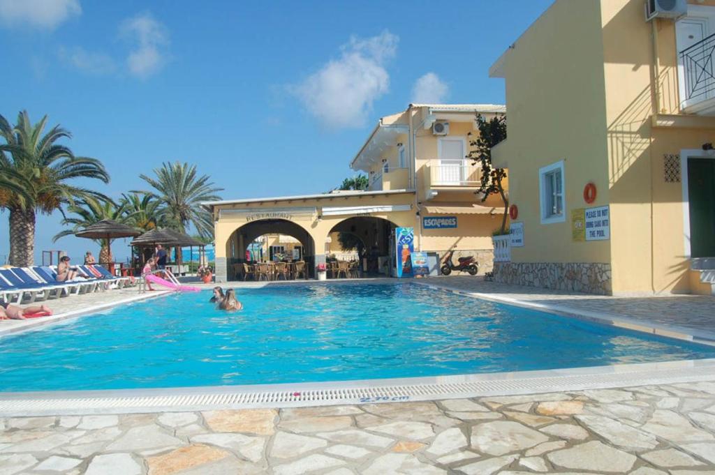 Lemon Grove Hotel Kavos slide 2