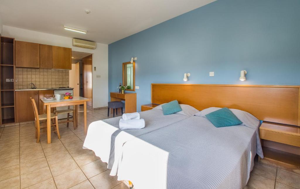 Captain Karas Holidays Apartments slide 4