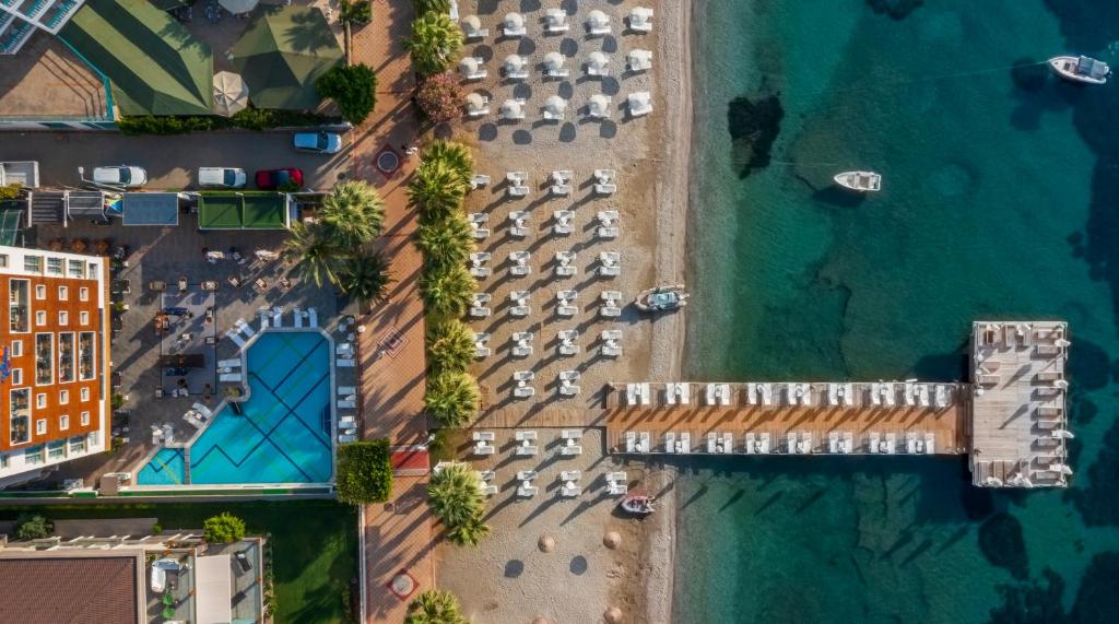 Cettia Beach Resort (Adults Only 16+) slide 3