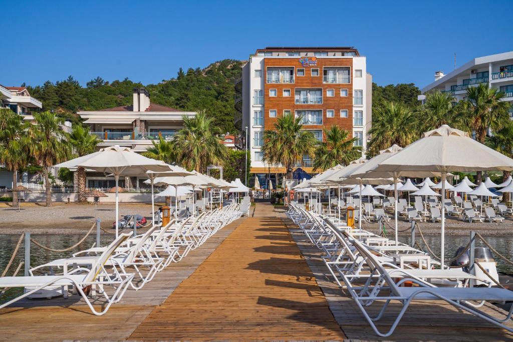 Cettia Beach Resort (Adults Only 16+) slide 4
