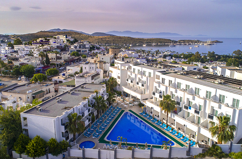 Club Hotel Shark slide 2