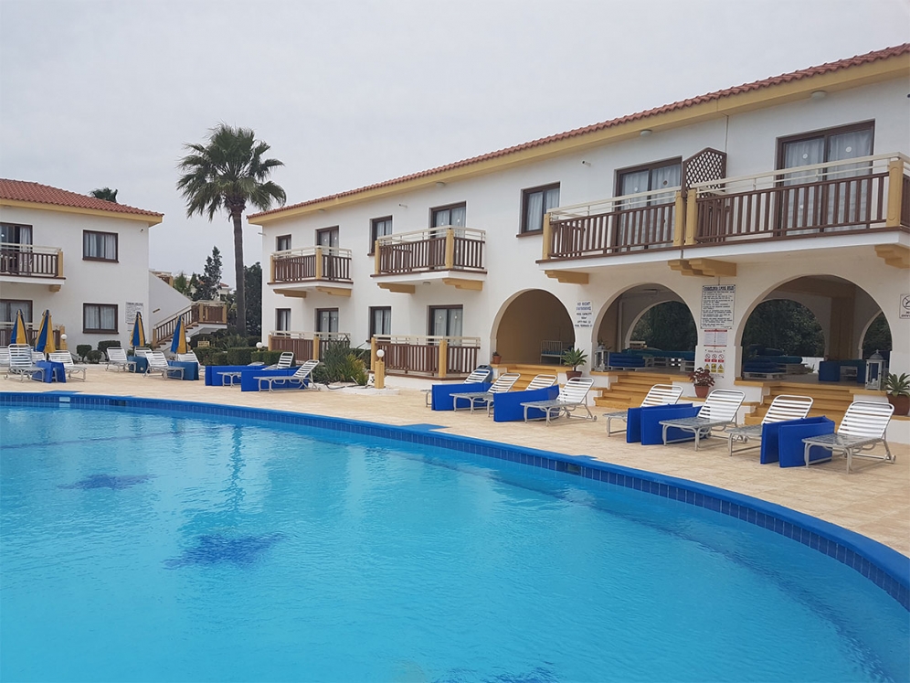 Cosmelenia Hotel Apartment slide 4
