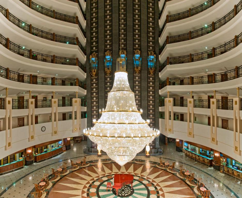 Delphin Palace Hotel slide 2