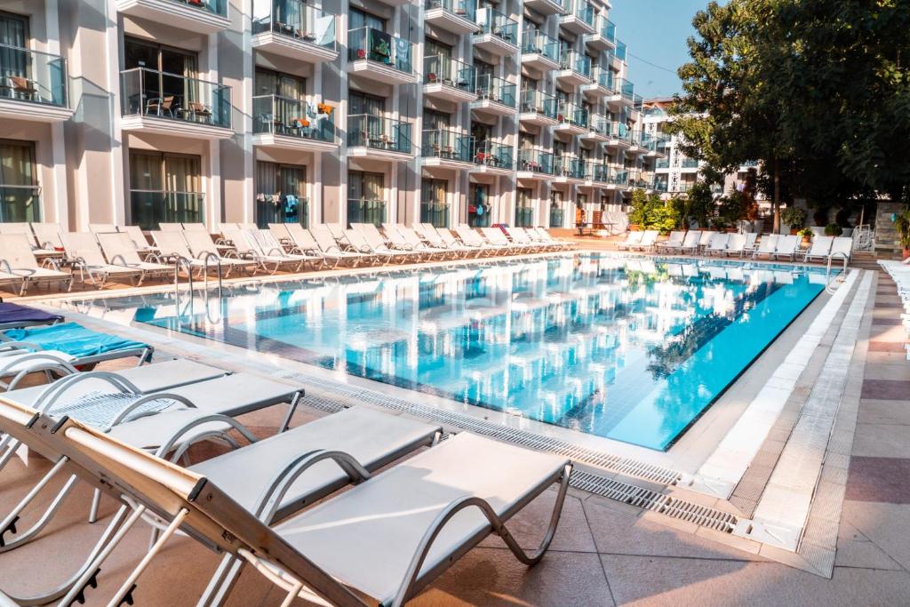 Emre Hotel & Emre Beach Hotel slide 3