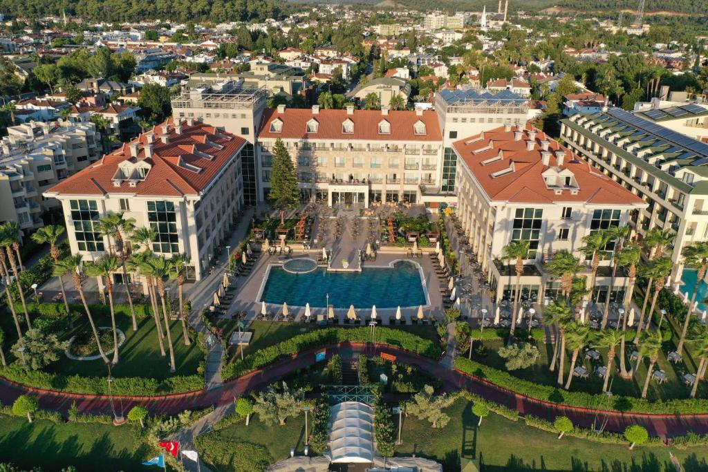 Fame Residence Kemer slide 5