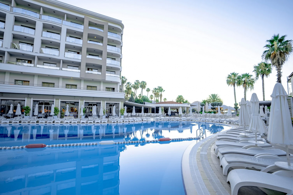 Golden Rock Beach Hotel slide 2