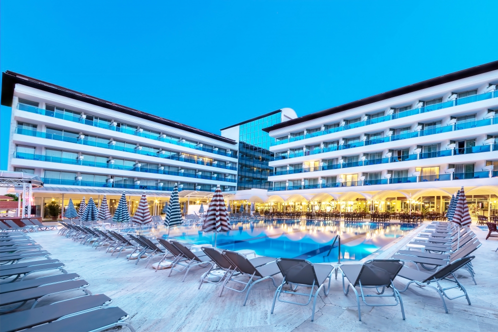 L'Etoile Beach Hotel