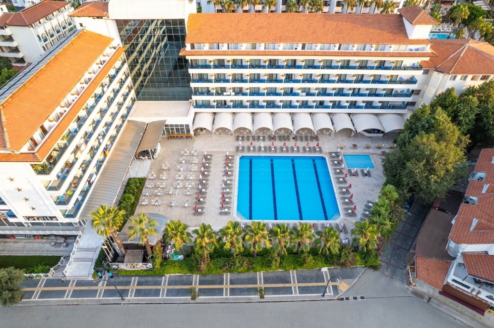 L'Etoile Beach Hotel slide 4