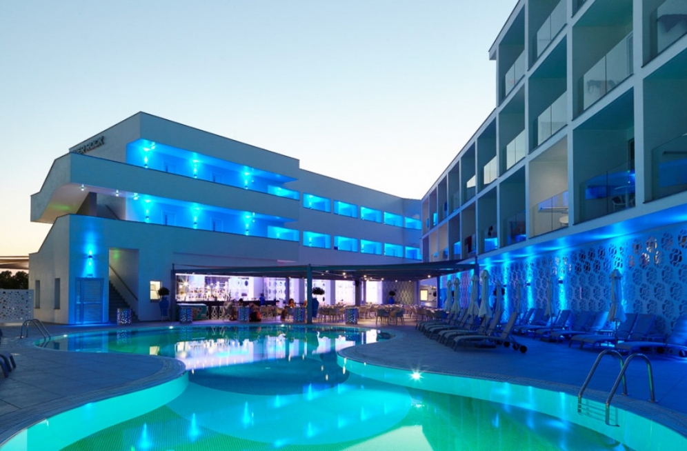 River Rock Hotel slide 4