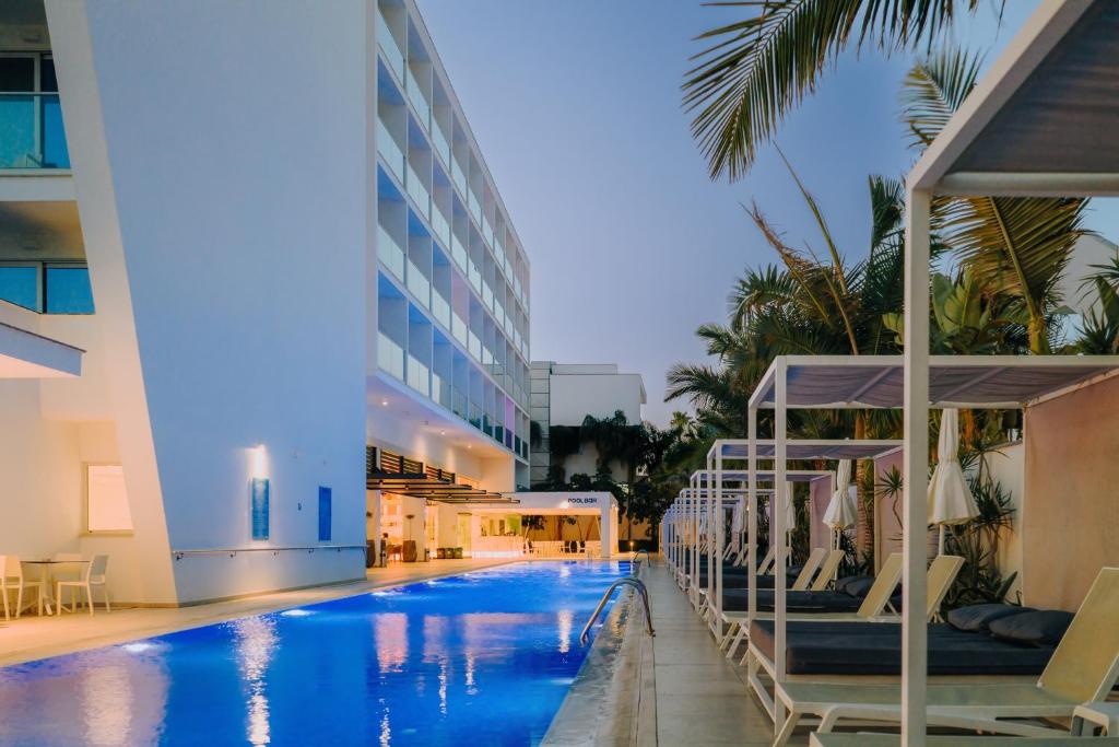 Tasia Maris Seasons Hotel - Adults Only 16+