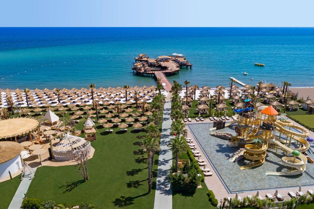 Titanic Mardan Palace slide 2