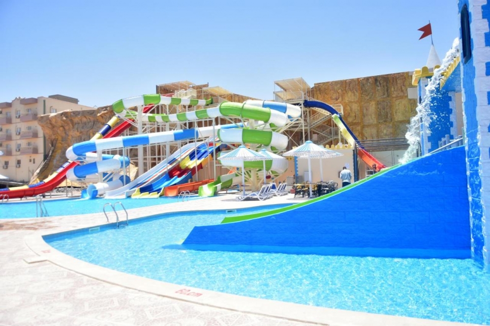 AMC Royal Hotel & Spa slide 4