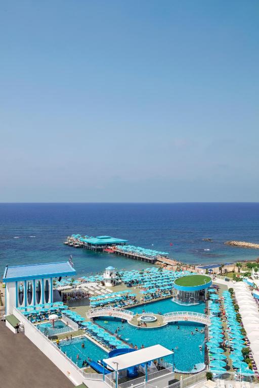 Granada Luxury Beach slide 5