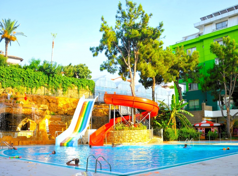 Green Life Hotel