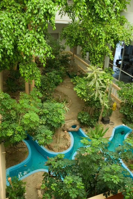 Sabina Hotel slide 5