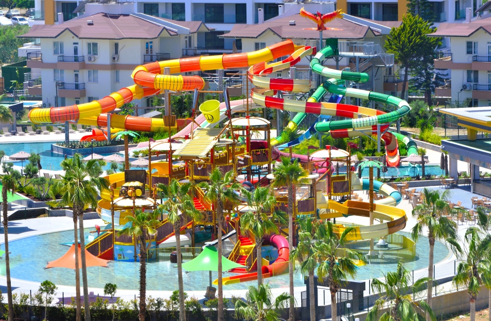 Wyndham Alanya slide 2