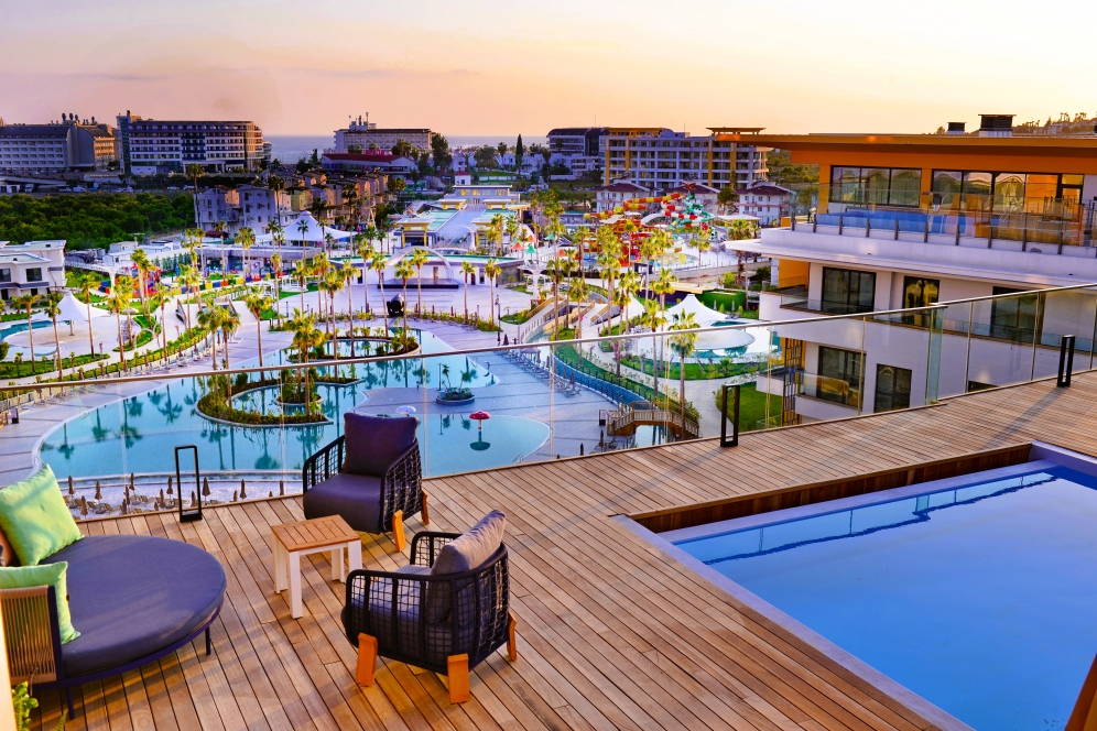 Wyndham Alanya slide 4